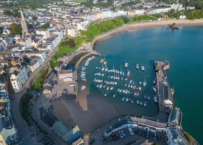 No 4 Croft House - Luxury 2 Bed Apartment - Tenby